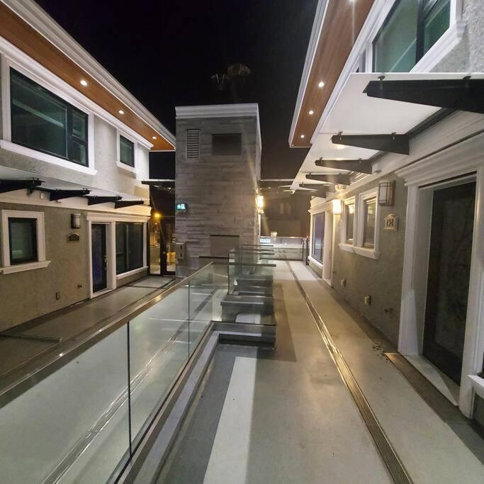 Апартаменты Beautiful Bright 3 Bed Townhouse Ванкувер Экстерьер фото