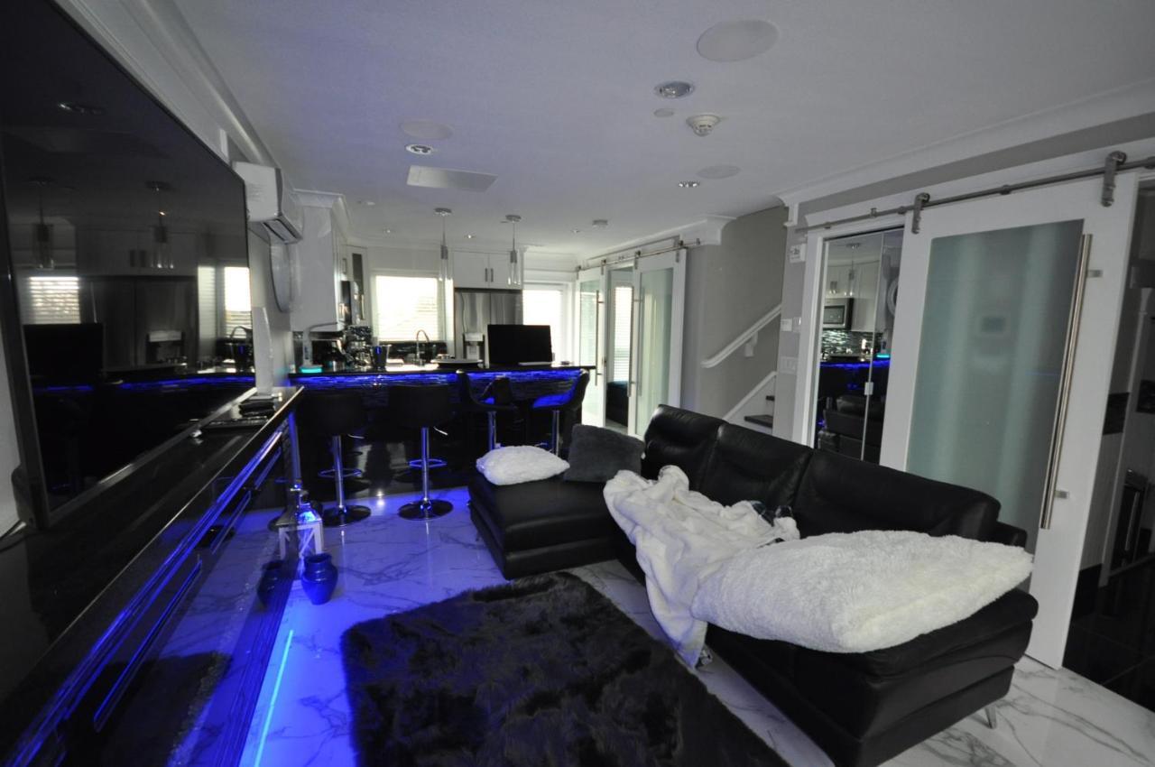 Апартаменты Beautiful Bright 3 Bed Townhouse Ванкувер Экстерьер фото