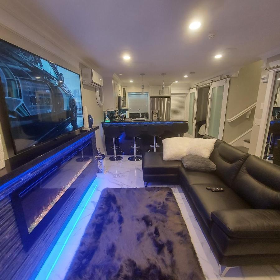 Апартаменты Beautiful Bright 3 Bed Townhouse Ванкувер Экстерьер фото